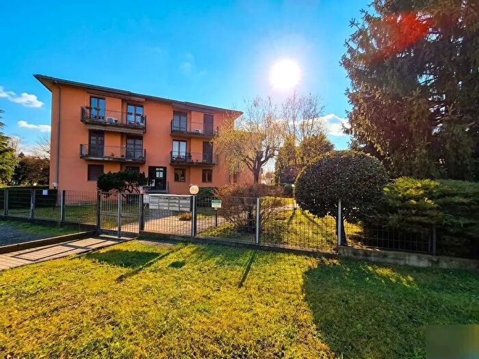 Appartamento trilocale in vendita in Via Montebianco, Villa Guardia