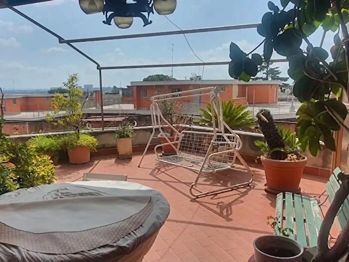 Appartamento con 10 locali in vendita in Viale Giuseppe Sirtori, Roma