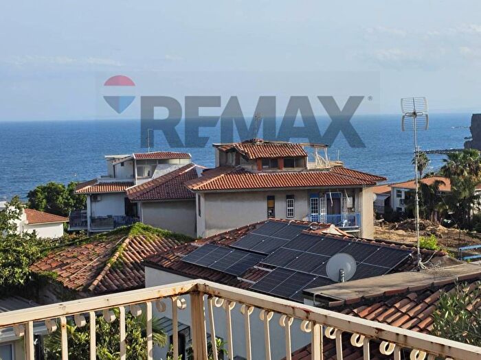 Appartamento con 5 locali in affitto in via dei malavoglia, Centro, Aci Castello