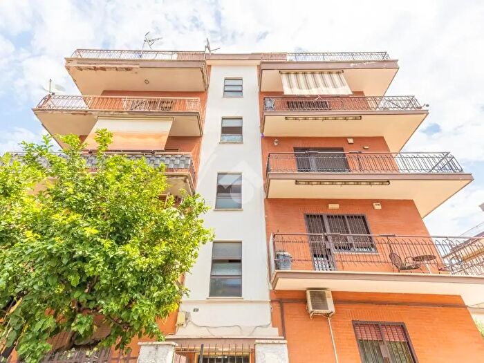 Appartamento trilocale in vendita in Roma
