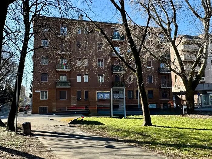 Appartamento trilocale in vendita in Via Goldoni, Monza