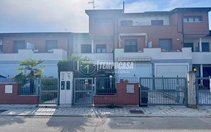Casa con 6 locali in vendita in Via Po, Bomporto