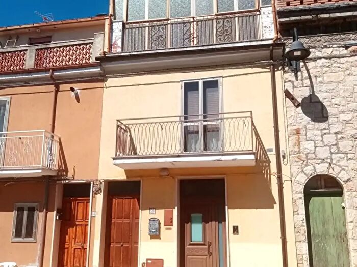Casa con 5 locali in vendita in Viale S Francesco, Toro