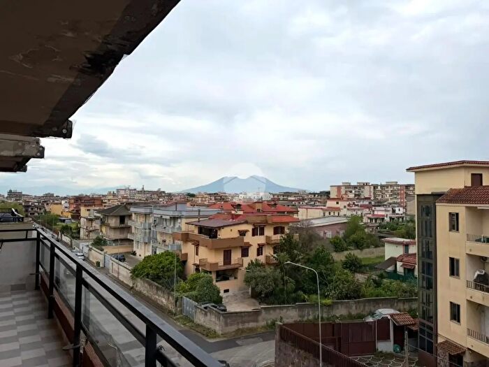 Appartamento quadrilocale in vendita in Via Galileo Ferraris, Arzano