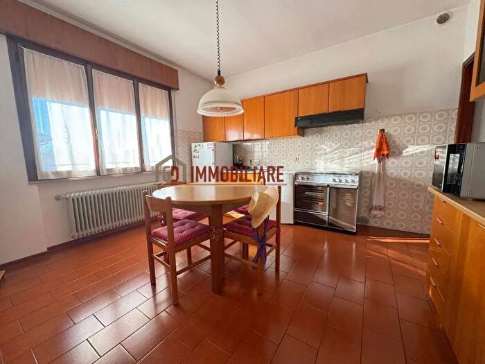 Casa quadrilocale in vendita in Via Ospedale, Montebelluna