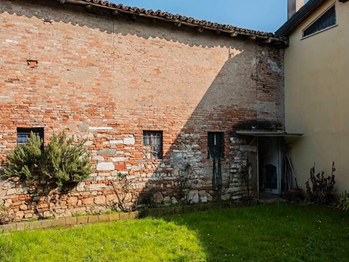 Casa con 5 locali in vendita in Via XX Settembre Snc, Flero