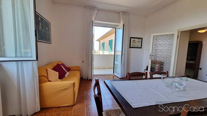 Appartamento quadrilocale in vendita in Via delle Case Nuove, Magliano In Toscana