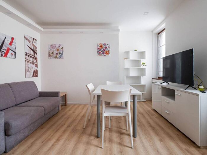 Appartamento trilocale in affitto in Via delle Moline, Centro Storico, Bologna