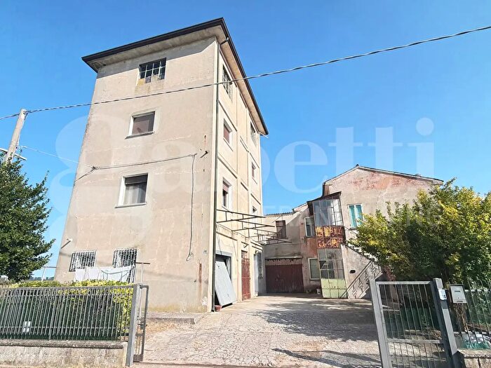 Casa con 16 locali in vendita in Codevigo