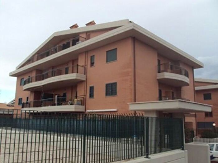 Appartamento con 5 locali in vendita in Vicolo Anagnino, Roma