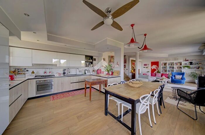 Appartamento con 6 locali in vendita in Via Italo Calvino, Orbassano