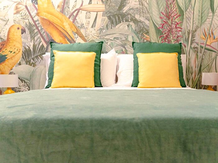 Appartamento trilocale in affitto in Via Claudio Luigi Berthollet, San Salvario Baretti, Torino