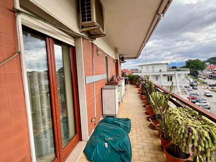 Appartamento con 5 locali in affitto in Via Giovan Battista Vico, Villaricca