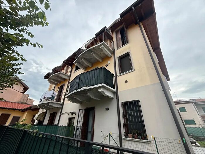 Appartamento trilocale in vendita in Via Santissima Trinità B, Chiari