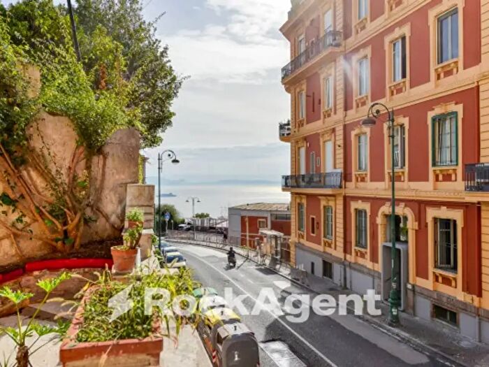 Appartamento quadrilocale in vendita in Via Torquato Tasso, Napoli