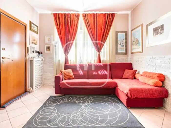 Appartamento con 5 locali in vendita in Via Polverigi, Roma