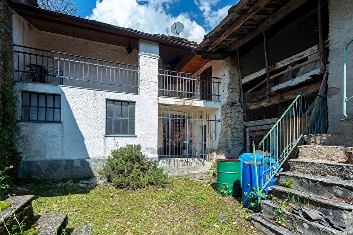 Casa trilocale in vendita in Frazione Ghisola, Paesana