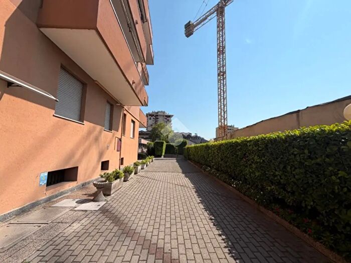 Appartamento bilocale in vendita in Viale Ortles, Milano