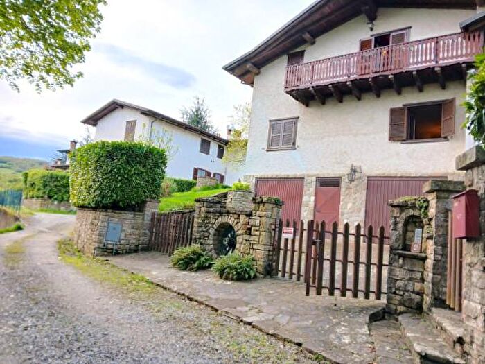 Casa con 5 locali in vendita in Frazione Rezzanello, Gazzola