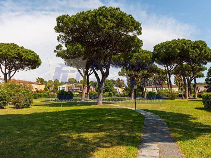 Casa trilocale in affitto in Via Acusilao, Casal Palocco, Roma