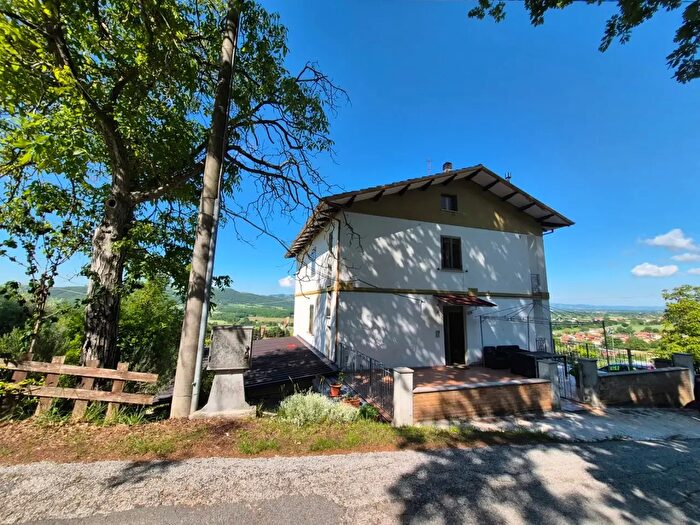 Appartamento con 5 locali in vendita in Strada dei Lozzi, Gubbio