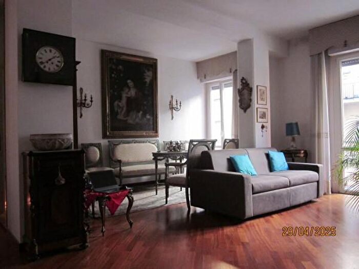 Appartamento con 6 locali in vendita in Via Agostino De Pretis, Grosseto