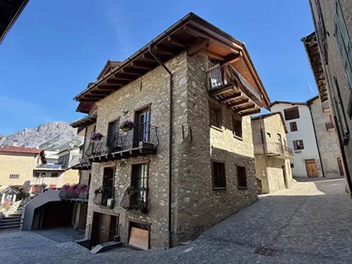 Appartamento quadrilocale in vendita in Via Somdoss, Valdisotto