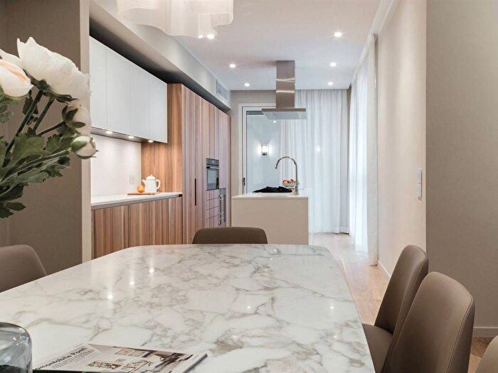 Appartamento trilocale in affitto in Corso Giuseppe Garibaldi, Moscova, Milano