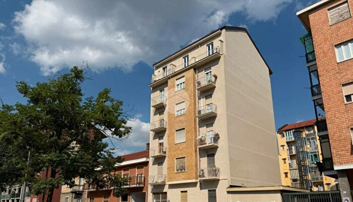 Appartamento trilocale in vendita in Via Isonzo, Torino