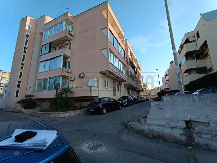 Appartamento con 6 locali in vendita in Traversa Via Fiume, Gallipoli