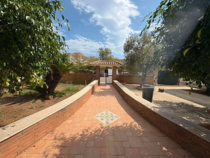 Appartamento con 5 locali in vendita in Pizzuta, Siracusa