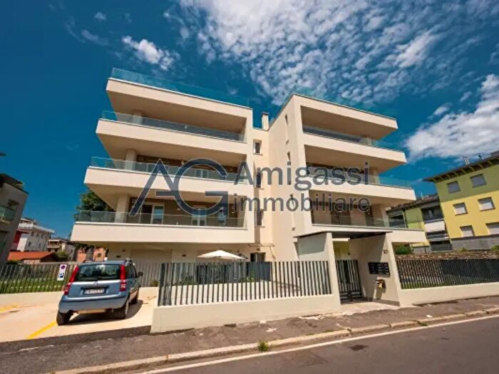 Appartamento quadrilocale in vendita in Via Borgo Palazzo, Bergamo