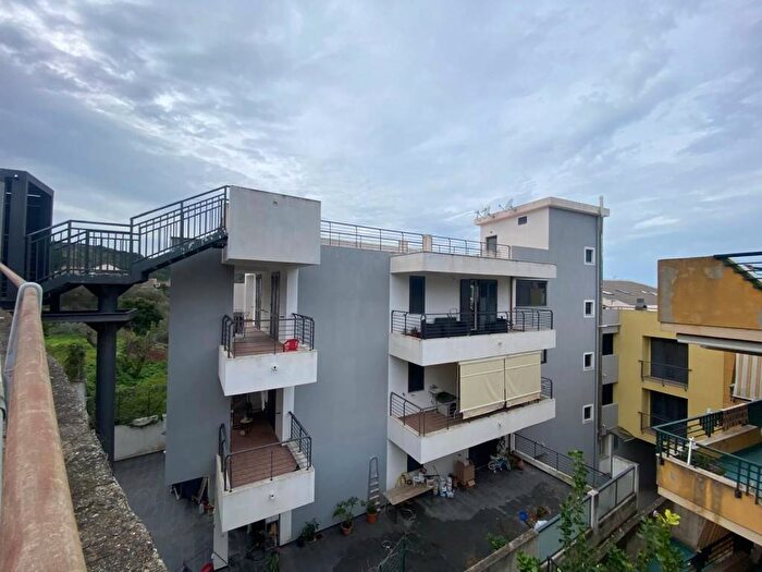 Appartamento trilocale in affitto in Via Stefano Saccà, Centro, Villafranca Tirrena