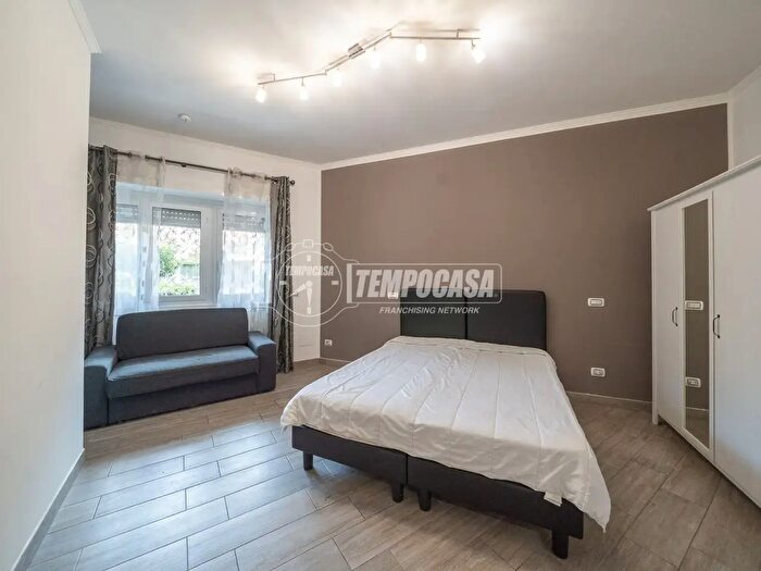 Appartamento trilocale in vendita in Via Francesco Duodo, Roma