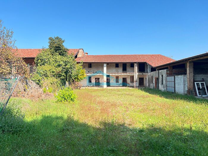 Casa con 8 locali in vendita in Cologne