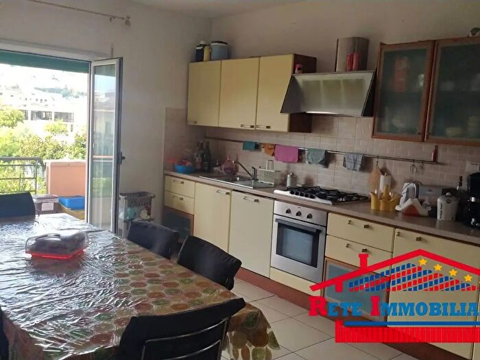 Appartamento con 8 locali in vendita in Via Stromboli, Amantea