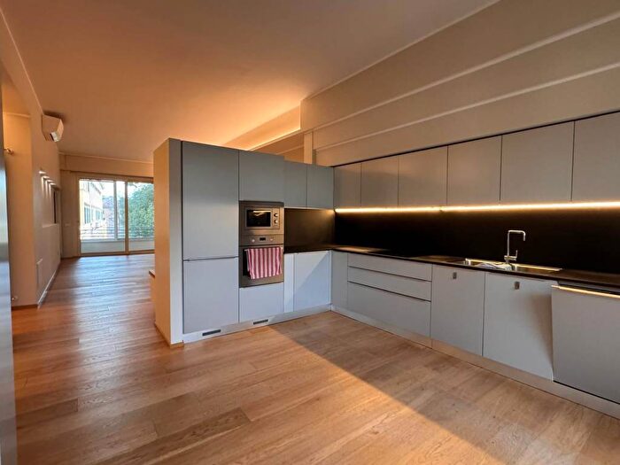 Appartamento quadrilocale in affitto in Via Chiossetto, Palestro, Milano