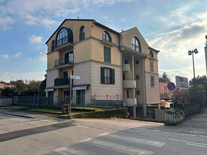 Appartamento trilocale in vendita in Via Diaz, Erba