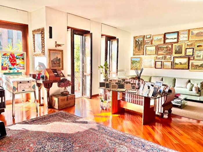 Appartamento con 5 locali in vendita in Via San Francesco d'Assisi, Quadronno Crocetta, Milano