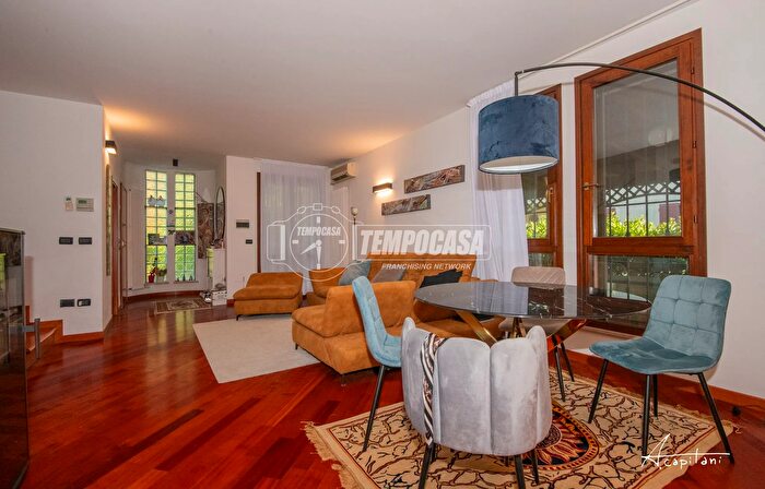 Casa con 5 locali in vendita in Via Giovanni Falcone, Cesena