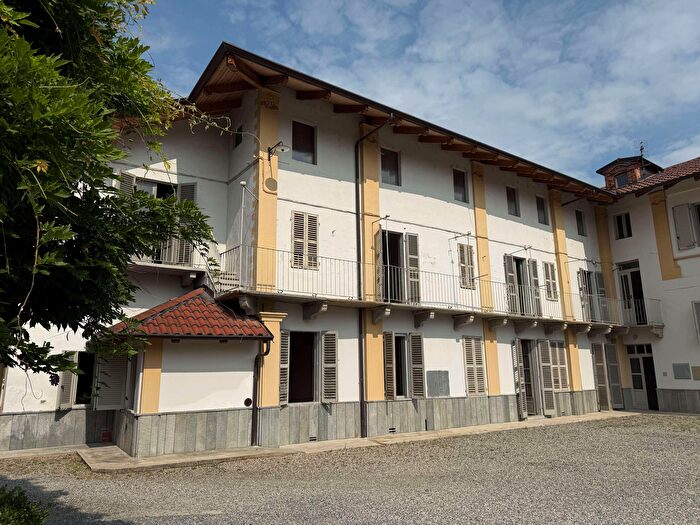 Casa con 13 locali in vendita in Via Don Bosco, Mathi