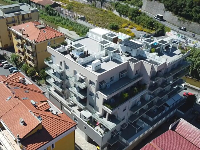 Appartamento quadrilocale in vendita in Via del Sagittario, Finale Ligure