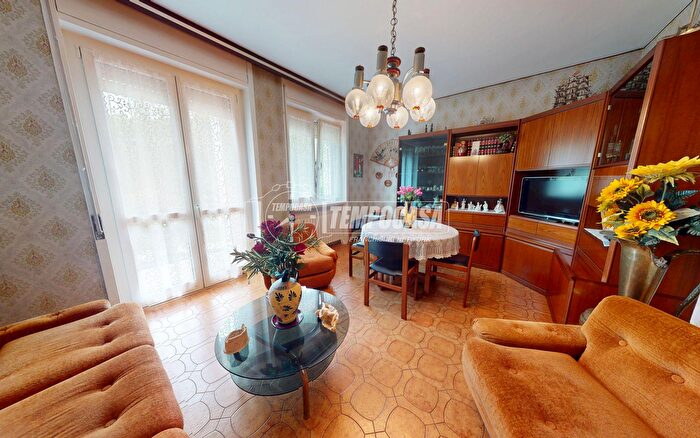 Appartamento trilocale in vendita in Via Giovanni da Caversaccio, Como