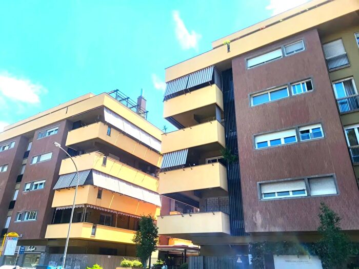 Appartamento quadrilocale in vendita in Via delle Baleniere, Roma
