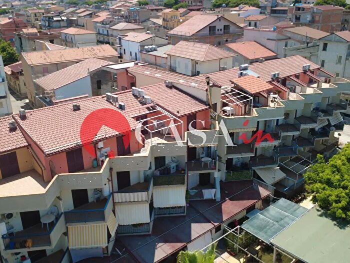 Appartamento quadrilocale in vendita in Via Etnea, Acquedolci