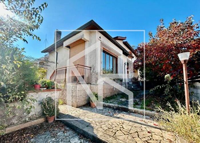 Casa con 6 locali in vendita in Via Giuseppe Medail, Roma