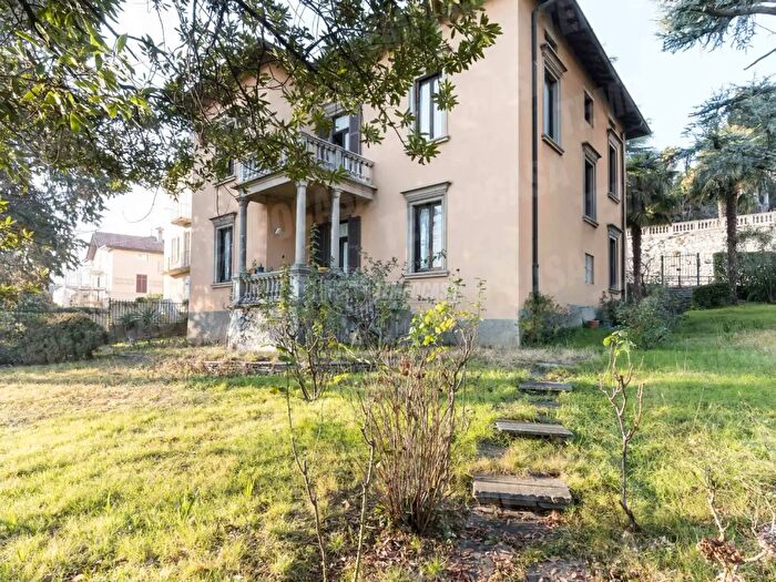 Casa con 5 locali in vendita in Via Provinciale, Alzano Lombardo