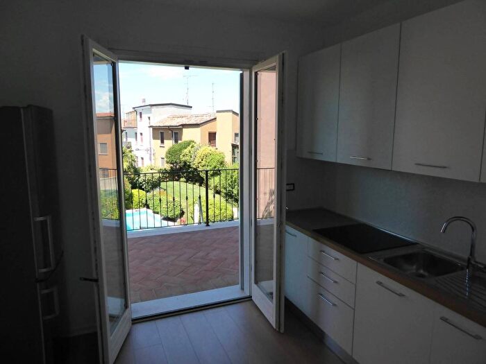Appartamento trilocale in affitto in Via Giuseppe Di Vittorio, Rivoltella, Desenzano del Garda