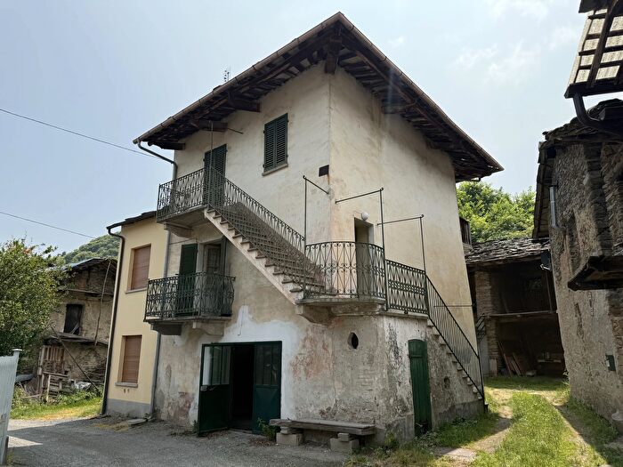 Casa con 5 locali in vendita in Erasca, Paesana