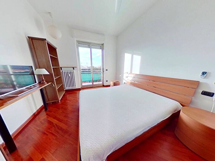 Appartamento bilocale in affitto in Alzaia Naviglio Pavese, Cantalupa San Paolo, Milano